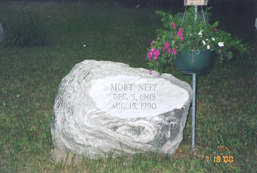 Tombstone picture of Mort Neff